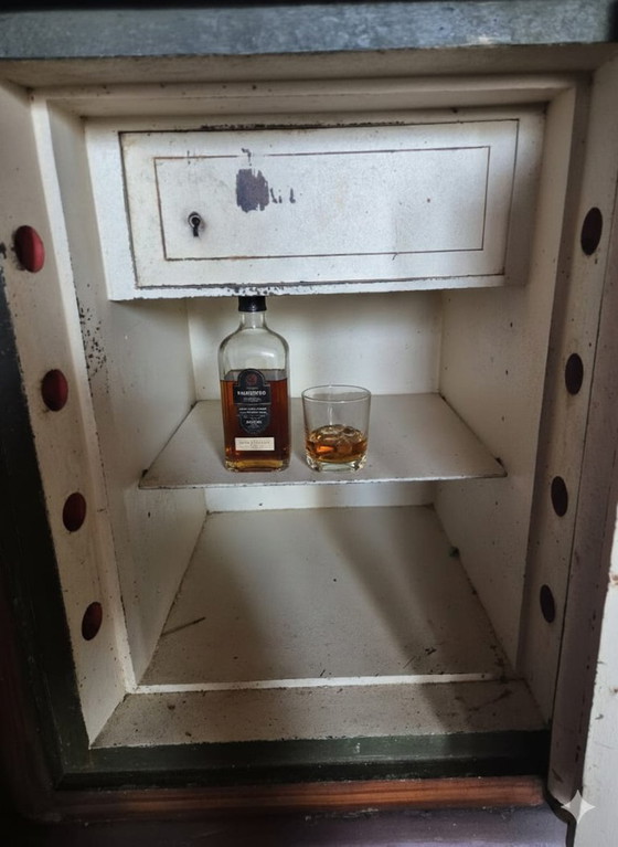 Image 1 of Coffre-fort/bar Martens ultra-résistant