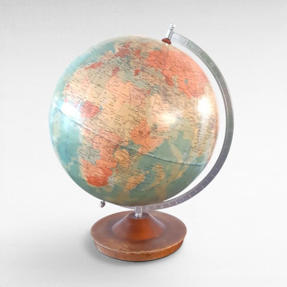 Image 1 of Globe vintage Räth en papier mâché, RDA 1975, H45D35