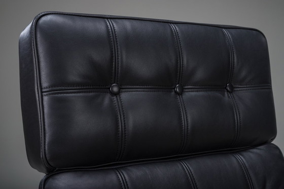 Image 1 of Fauteuil met model FD 164 frame van Arne Vodders en model 118 armleuningen van Grete Jalks in teak en zwart leer, Denemarken, ja