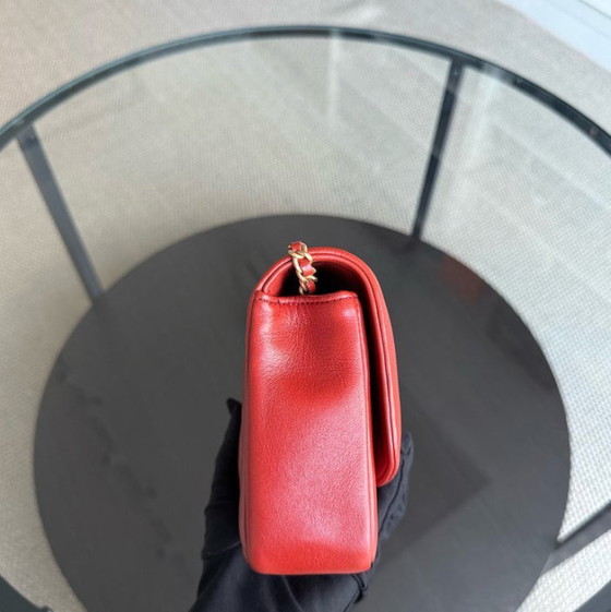 Image 1 of Chanel Diana Reissue Small - 22CM Gewatteerd Lamsleer Rood Goudkleurige Hardware Serie 20