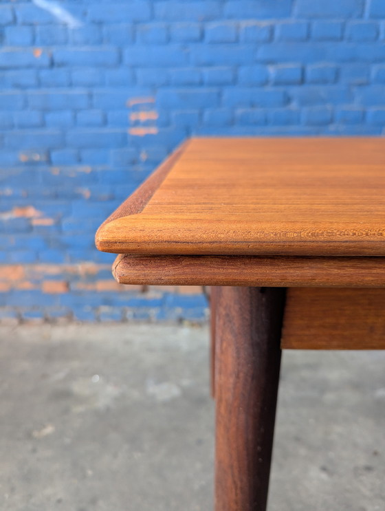 Image 1 of Table de salle à manger extensible en teck d'origine danoise