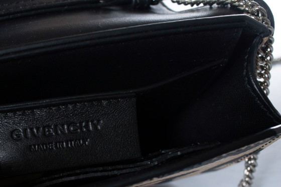 Image 1 of Givenchy schoudertas met luipaardprint en strik