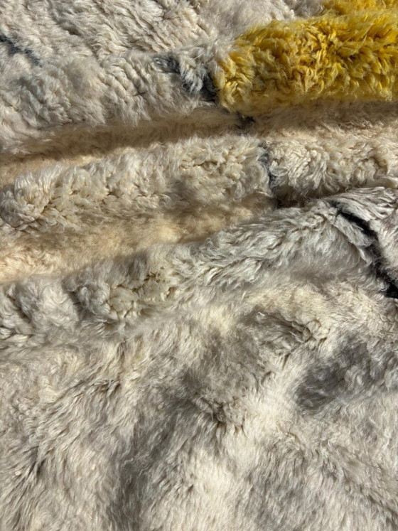 Image 1 of Mrirt Marokkanischer Wollteppich 200 x 300 cm – Handgeknüpfter, dicker Berberteppich aus Wolle, gewebt von Frauen