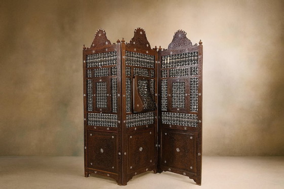 Image 1 of Paravento siriano dei primi del XX secolo intarsiato con madreperla