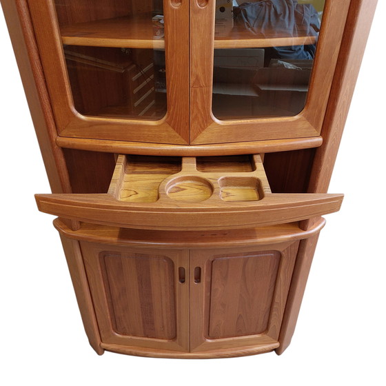 Image 1 of Mobile angolare danese d'epoca, vetrina angolare con illuminazione