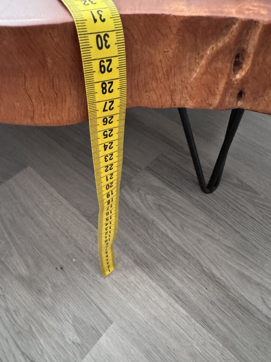 Großer Couchtisch aus massivem Akazienholz, 132 x 118 x 31 cm – Couchtische, Wood (photo 8 of 8)