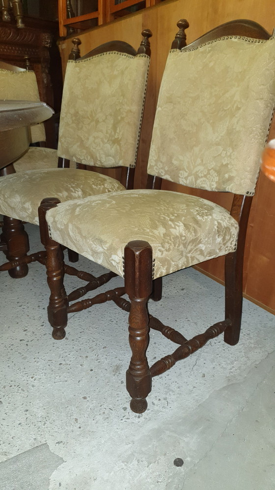 Image 1 of 6 klassische Esszimmerstühle aus Eiche