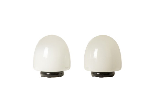 Leucos. Pair of egg-shaped glass lamps. Italy, 1960s.