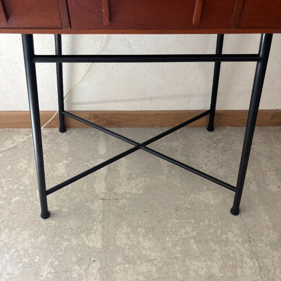 Image 1 of Diashowtafel/leeskast