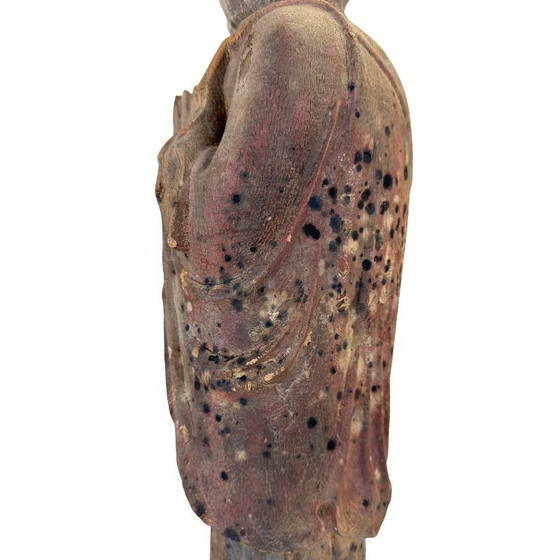 Statue de Bouddha chinoise en bois avec polychromie originale et restes de dorure. – Sculptures, Wood (photo 14 of 17)