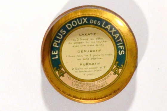 Antique Metal Medical Box for Evian Water Pills, 6x2cm – Decorative Objects (photo 3 of 5)