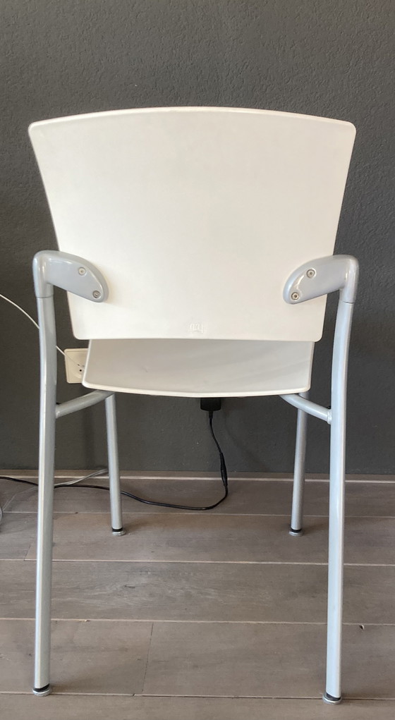 Image 1 of 6 Eina Esstischstühle von Enea