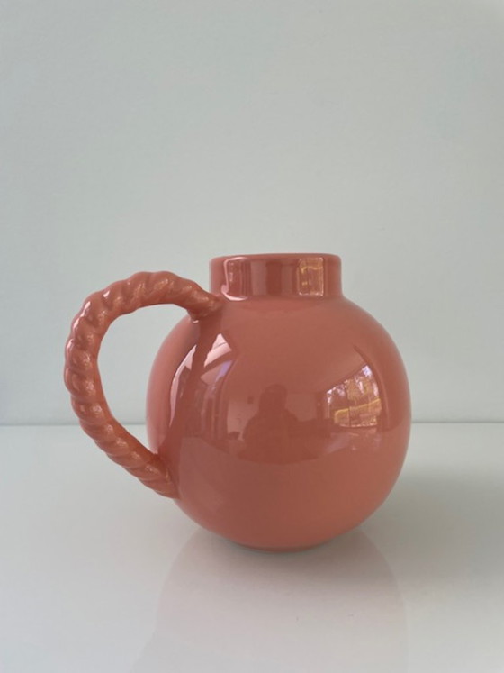 Brocca in ceramica rosa dalla forma bombata – Bicchieri e caraffe (photo 8 of 11)