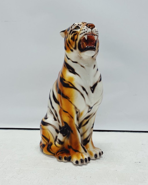 Keramik-Tigerskulptur