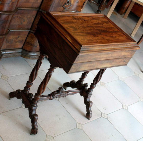 Image 1 of Klassieke Franse decoratie: vintage mahoniehouten naaitafel, hal uit het midden van de 19e eeuw.