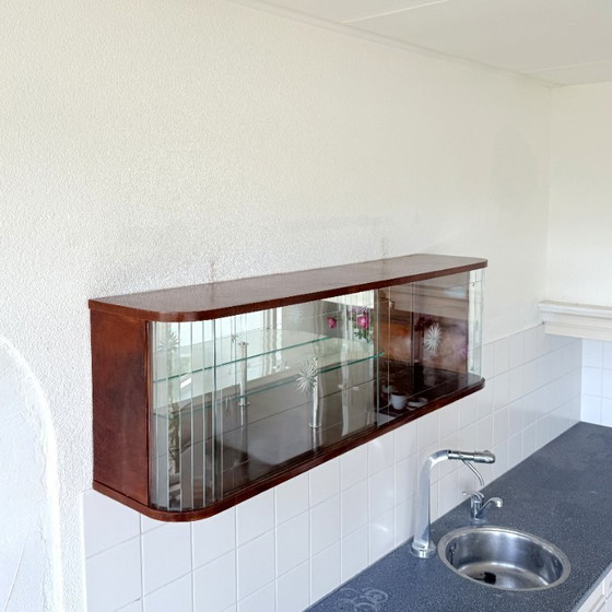 Image 1 of Vetrina pensile di lusso in legno con elementi in vetro