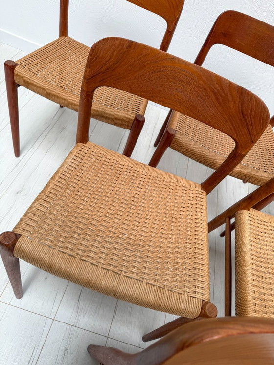 Image 1 of Set van 6 Deense teakhouten eetkamerstoelen nr. 75 van Niels Otto Møller voor JL Møller – jaren 1950 Papercord stoelen