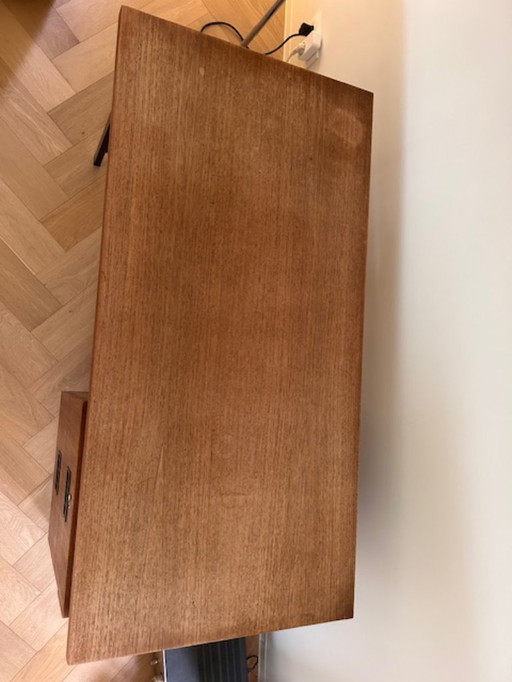 Minimalistischer und stilvoller Schreibtisch, entworfen von Cees Braakman für UMS Pastoe