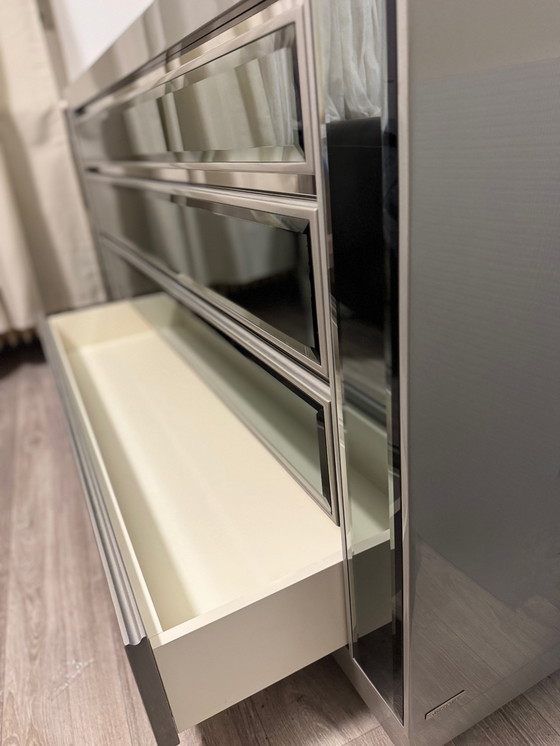 Image 1 of Ensemble design : Grande commode de luxe avec deux tables d’appoint