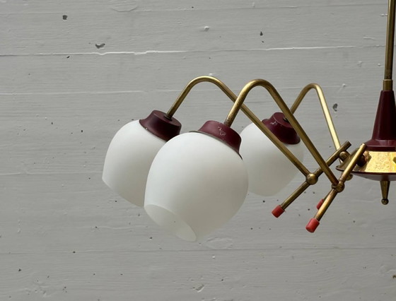 Image 1 of Lámpara de techo Sputnik con marco de latón y cristal opalino, década de 1950.