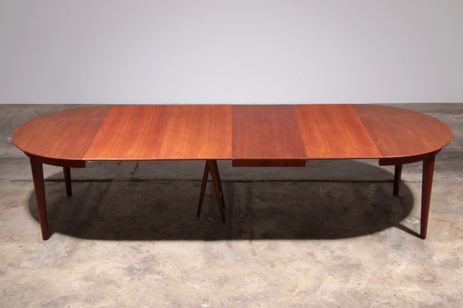 Table de salle à manger en teck des années 1960 par Henning Kjærnulf Modèle 62