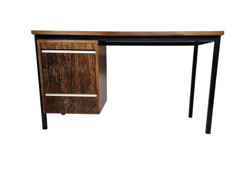Scrivanie con piano in legno e cassettiera