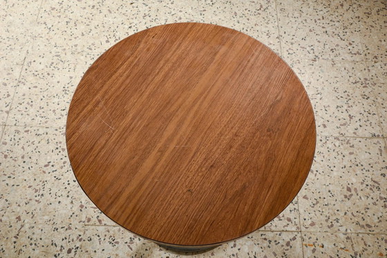 Tavolino da caffè rotondo italiano anni '60 – Tavolini da caffè, Metallo, Mid Century Modern (photo 4 of 6)