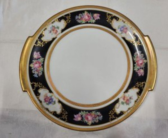 Image 1 of Ancienne Manufacture Royale de Limoges Porcelain and Gold Tableware France 1980 Set of 75