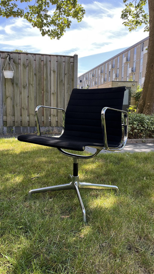 Herman Miller Vitra EA108 Hopsak zwart