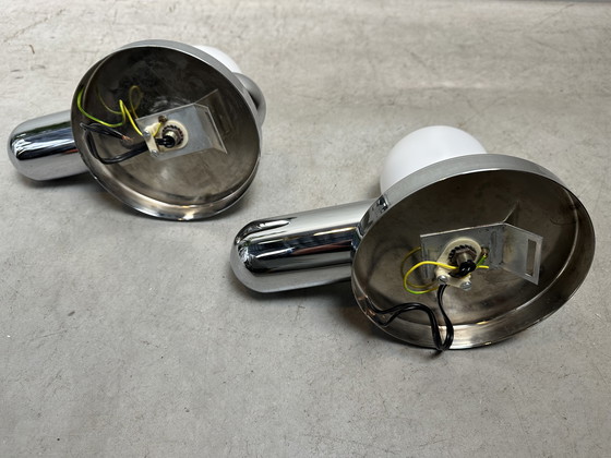 Image 1 of 2 appliques murales au design vintage - chromées et opalines