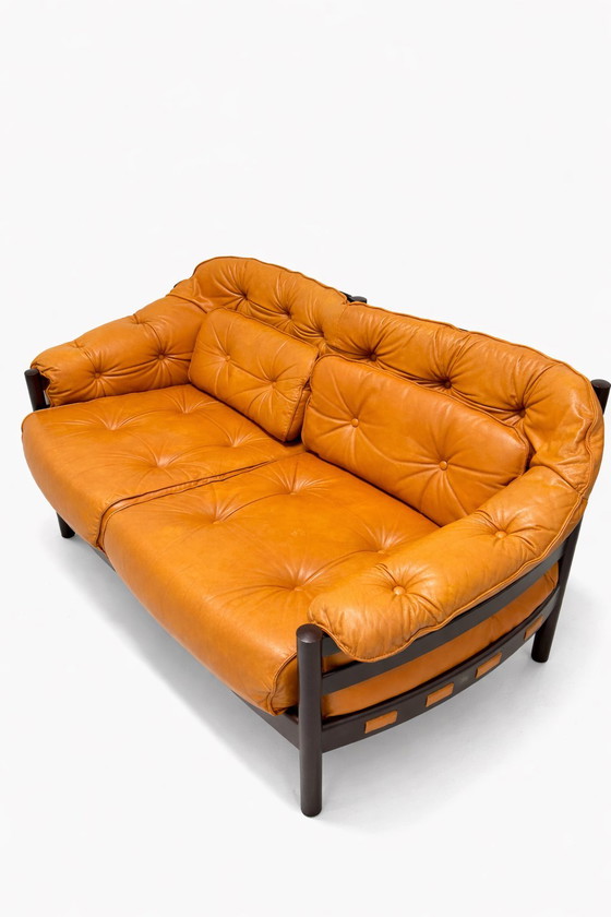 Image 1 of Divano vintage a 2 posti di Sven Ellekaer – design danese – palissandro e pelle color cognac