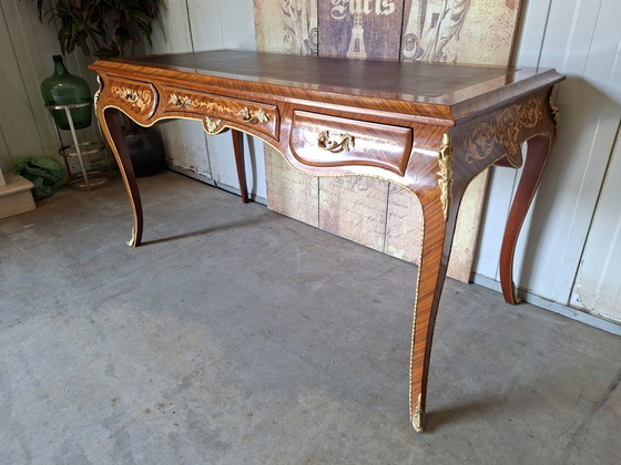 Image 1 of Classic Italian writing desk, bureau, desk with leather inlay, dimensions 150x68cm and 82cm high.