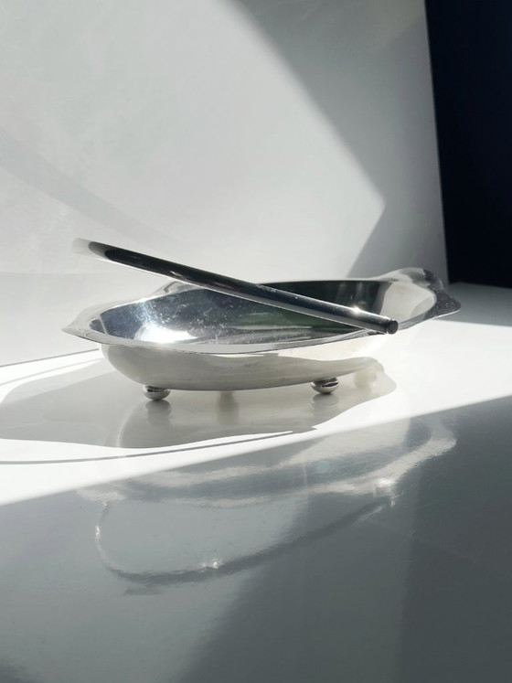 Vintage Italian Silver-Plated Serving Dish with Folding Handle, Serving Basket on Ball Feet, Silver Plate (photo 4 of 5)