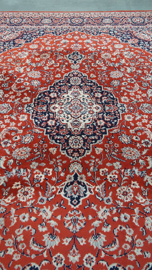 Vloerkleed Met Rode en Donkerblauwe Kleuren 295x200cm