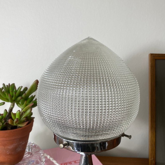 Image 1 of Lampada antica a globo, vetro spesso tipo Holophane e metallo cromato