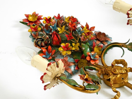 Image 1 of Une paire de magnifiques appliques murales en métal doré et peint à la main, datant des années 1960, signées Hans Möller.