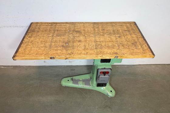 Image 1 of Tavolo industriale in ghisa verde, anni '60