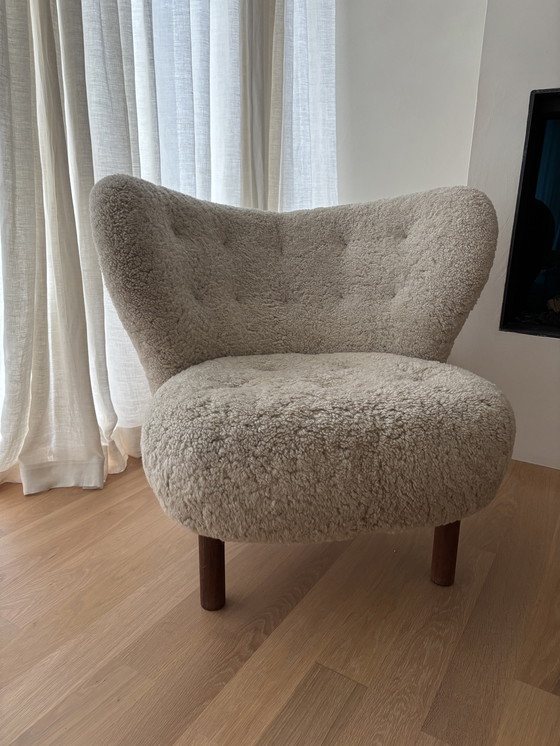 Image 1 of Fauteuil &tradition Little Petra VB1 en noyer, peau de mouton Moonlight