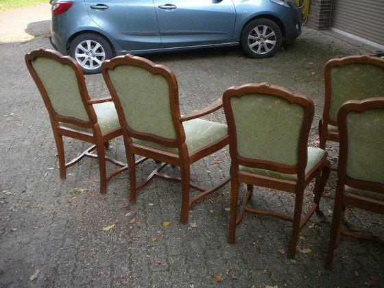 Image 1 of 6 antike Eichen-Esszimmerstühle 2 mit Armlehne Grüner Samtüberzug