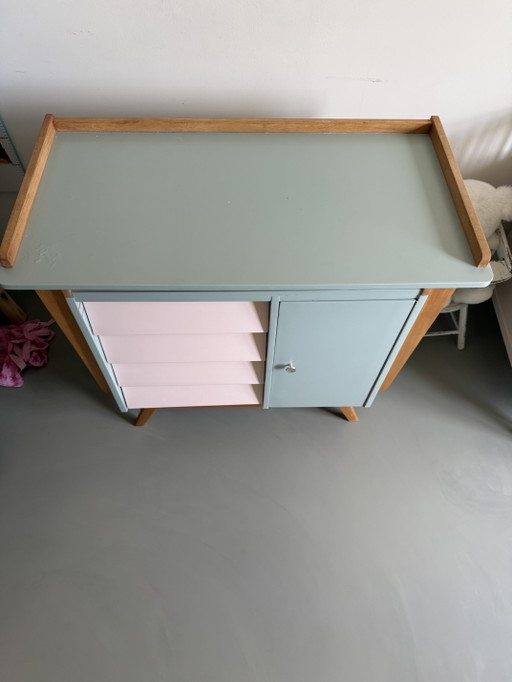 Cassettiera vintage per cameretta bambini