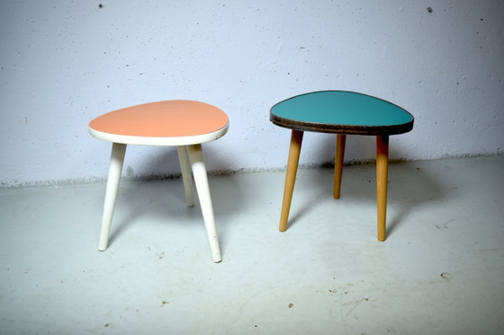 Image 1 of Set di due tavolini a forma di rene degli anni '50, sgabelli per piante, tavolini laterali vintage