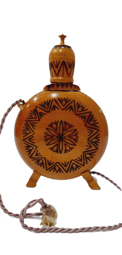 Flacon en bois pyrogravé roumain vintage de 20 cm