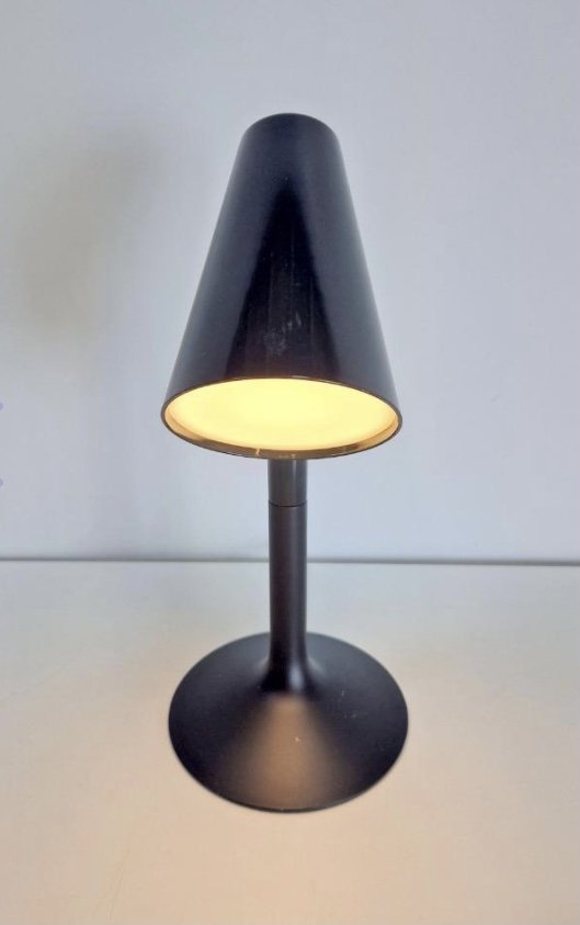 Image 1 of Philips Lirio Piculet Table Lamp Led Black