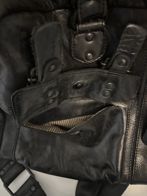 Sac bandoulière/sac pour ordinateur portable en cuir noir, marque Aunts & Uncles – Sacoches pour ordinateur (photo 5 of 9)