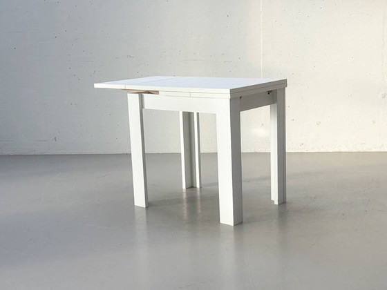 Image 1 of Kompakter Tisch, ausziehbar in Weiss, frühe 2000er Jahre 