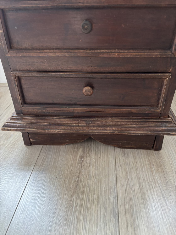 Image 1 of Antiek Houten kastje