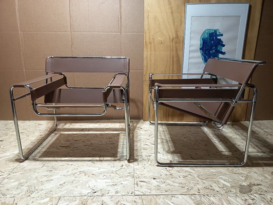 Image 1 of Poltrone Knoll Wassily B3 2 nuove/usate in pelle color noce di Marcel Breuer € 4.400