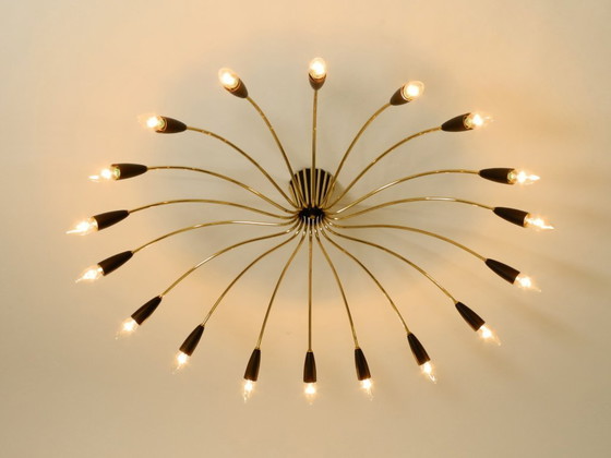 Image 1 of Bellissima ed enorme lampada da soffitto Sputnik in ottone, stile moderno di metà secolo, con 18 bracci | Ø 113 cm