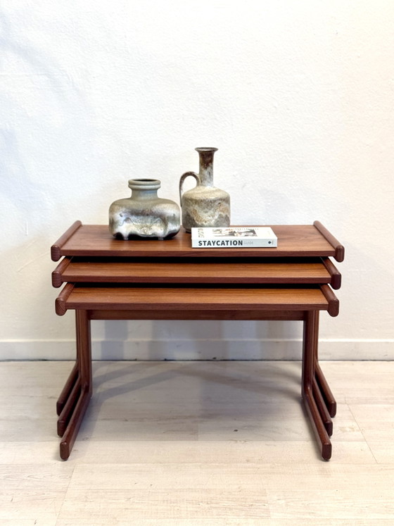 Image 1 of Tables d'appoint vintage en teck des années 1960
