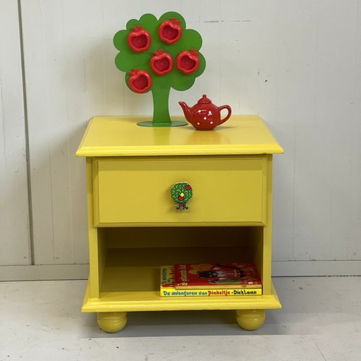 Restyle sunny yellow open/drawer nightstand unique knob